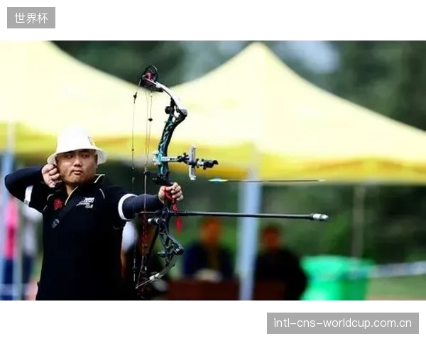 冠军的秘密：探究为何世界顶尖复合弓选手普遍在FastFlight弓弦远未达到理论疲劳寿命前就选择更换，这背后隐藏着怎样的训练哲学？